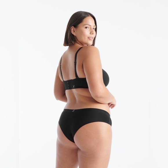 Kinx  Padded V-Neck Bra - Picture 2 of 7